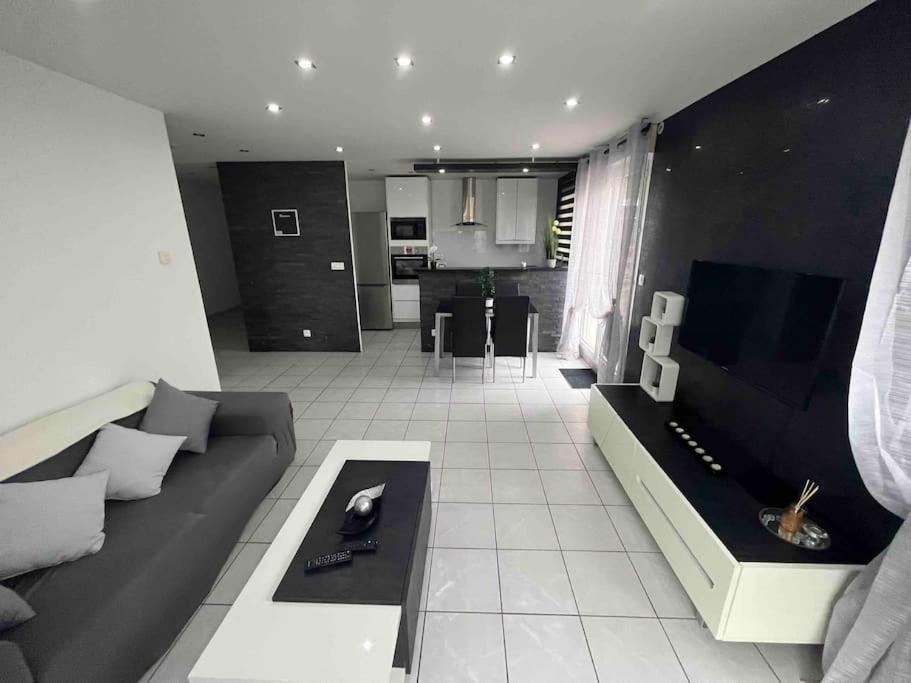 Tres Bel Appartement Entre Paris Et Disneyland ローニュ エクステリア 写真