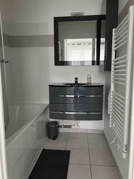Tres Bel Appartement Entre Paris Et Disneyland ローニュ エクステリア 写真